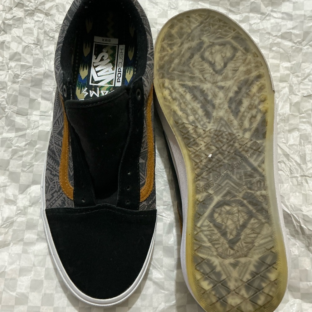 Vans - Picture 6 of 7